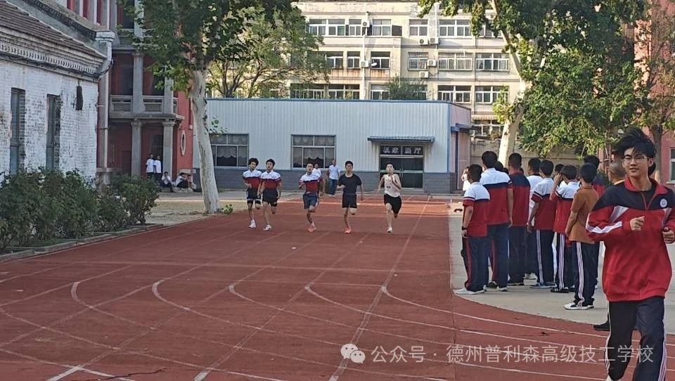 体坛青春际会，校园运动乐章